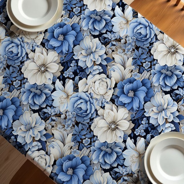 Toalha de Mesa Floral Azul Branco Marfim Moderno (Chic Blue White Ivory Floral Modern Tablecloth)