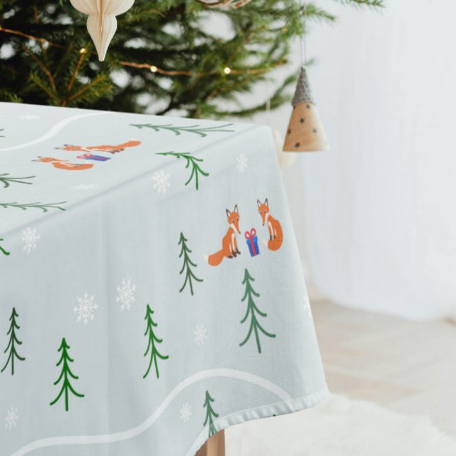 Toalha De Mesa Floresta de Natal Escandinava Elegante (Elegant mint green Scandinavian winter forest Christmas tablecloth)
