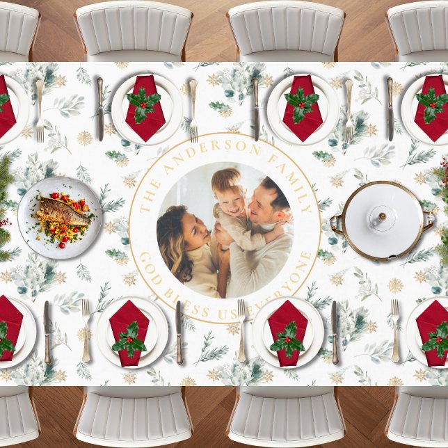 Toalha De Mesa Glória a Deus Bíblia Versa Vergonha de Natal (Religious Christmas tablecloth with Glory to God Bible verse, family photo and winter greenery)