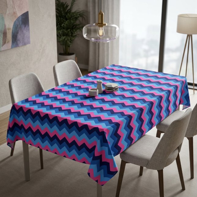 Toalha de Mesa Grande Azul Rosa Chevron (Cool Blue Pink Chevron Pattern Large Tablecloth covering a table in a modern style dining room.)