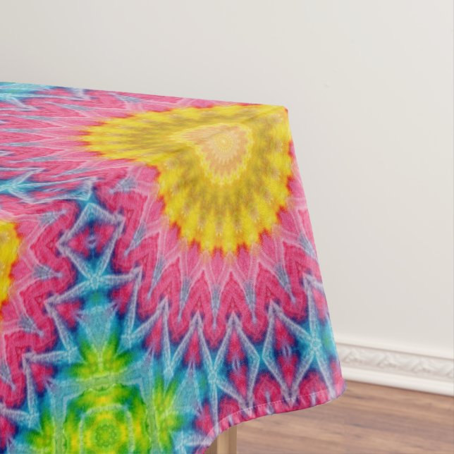 Toalha De Mesa Mandalá Tie-Dye Arco-íris com Simetria Vibrante (Posição Original)