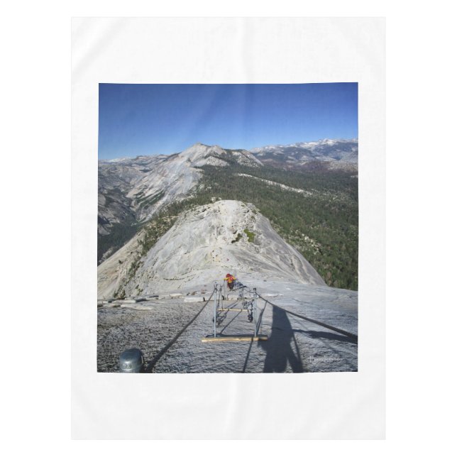Toalha De Mesa Meia pomba olhando para baixo dos cabos - Yosemite (Frente)