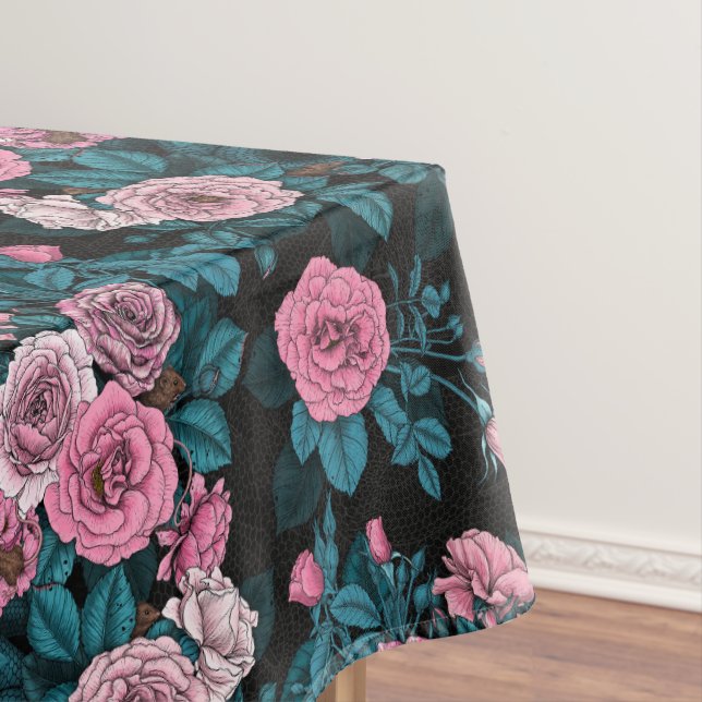 Toalha De Mesa Oculto nas rosas 2 (Posição Original)