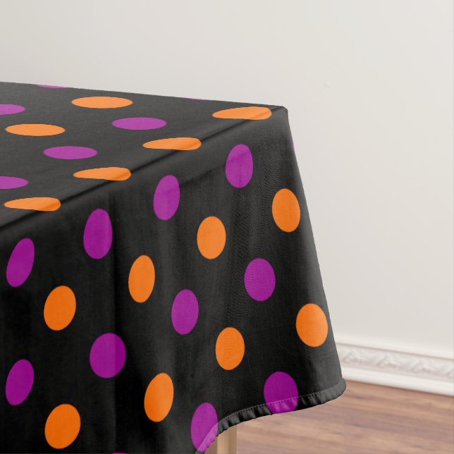 Toalha De Mesa Padrão de bolinhas laranja e roxo em fundo preto (Posição Original)