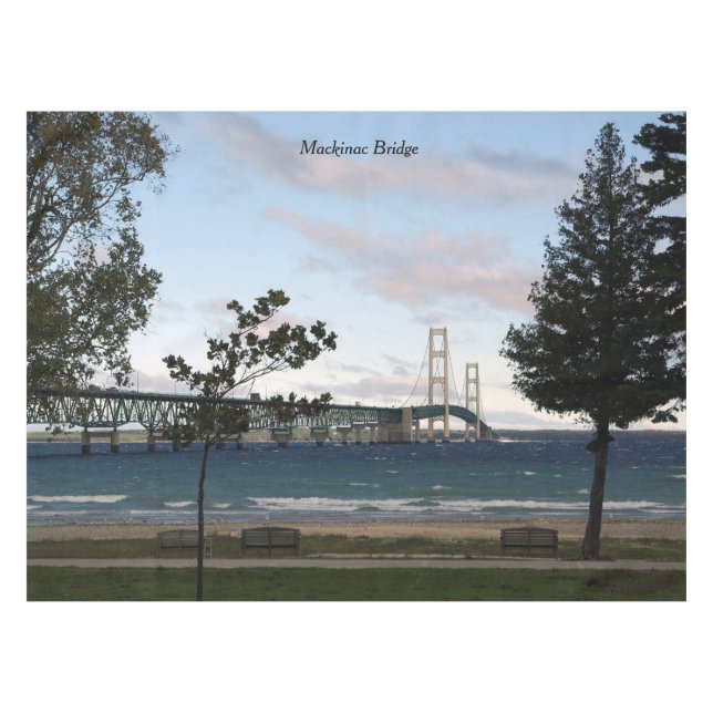 Toalha De Mesa Ponte Mackinac com pano de mesa das árvores (Frente (Horizontal))