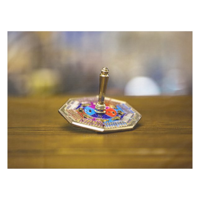 Toalha De Mesa Presente SlipperyJoe Hanukkah dreidel base octogon (Frente (Horizontal))