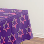 Toalha De Mesa Roxo Moderno| Purim| ESTRELA DE DAVID<br><div class="desc">Estrela roxa moderna de DAVID Tablecloth, mostrando com estrela colorida de David em um padrão de títulos. Este é um design minimalista, simples e elegante, adequado para feriados e celebrações judaicas, como Purim, Chanukah, Passover, Rosh Hashanah, Bar/Bat Mitzvahs, etc. Disponível em outras cores, ou você pode mudar a cor clicando...</div>