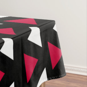 Toalha De Mesa Triângulos Pretos, Vermelhos e Brancos