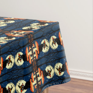 Toalha De Mesa Um Pequeno Gato Bruxo Preto Sentado Em Um Cogumelo