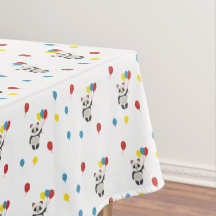 Urso-Panda com balões brancos