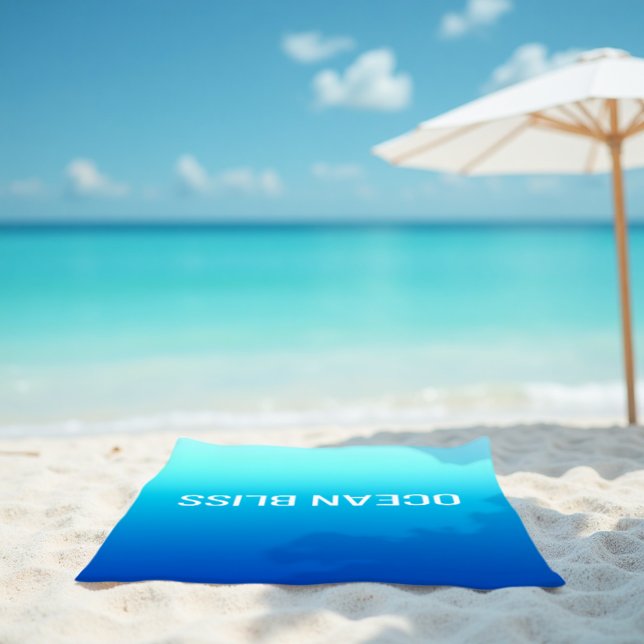 Toalha De Praia Alegria do Oceano - Gradiente Azul Moderno (Wrap up in Ocean Bliss. Calming blue gradient beach towel for serenity.)