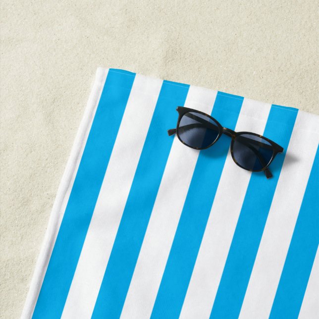 Toalha De Praia Azul e Branco do Céu Clássico Strike (In Situ)