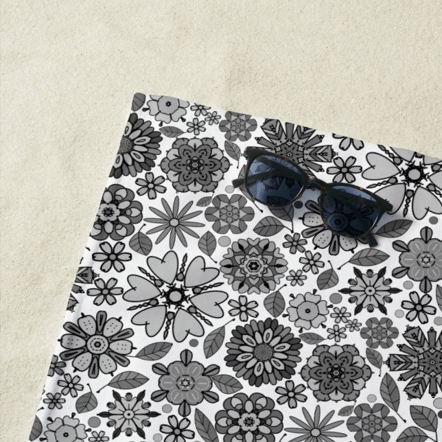 Toalha De Praia Black White Gray Retro Floral Art Seamless Pattern (In Situ)