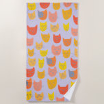 Toalha De Praia Cabeças de gato coloridas<br><div class="desc">Cabeças de gatos bonitas e coloridas dançam através desta toalha com padrão. Veja mais itens em cores diferentes no meu compro.</div>