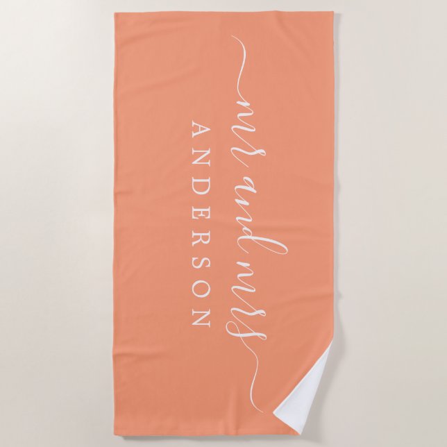 Toalha De Praia Chic Newlywn Sr. Bright Orange Monogrammed (Frente)