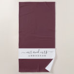 Toalha De Praia Chic Newlywn Sr. Burgundy Monogrammed<br><div class="desc">A toalha de praia com monograma Chic Burgundy com o texto Sr. e Sra. em um roteiro elegante. A floresta negra colorida é usada para uma toalha de praia elegante que você pode personalizar com seu nome casado. Presente perfeito para o novo casal. Desenvolvido exclusivamente para você pelo Happy Dolphin...</div>