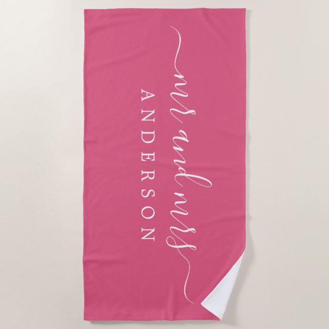Toalha De Praia Chic Newlywn Sr. Hot Pink Monogrammed (Frente)