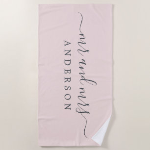 Toalha De Praia Chic Newlywn Sr. Pastel Pink Monogrammed