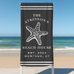 Toalha De Praia Cinza da Família Coastal Starfish Beach House<br><div class="desc">Coastal Starfish,  Casa da Praia,  Nome da Família,  Cinza de praia. Personalize este design personalizado com seu próprio nome familiar,  ano estabelecido,  cidade e estado. As toalhas de praia de verão perfeitas para sua casa de lago,  casa de chalé,  ou casa de praia.</div>