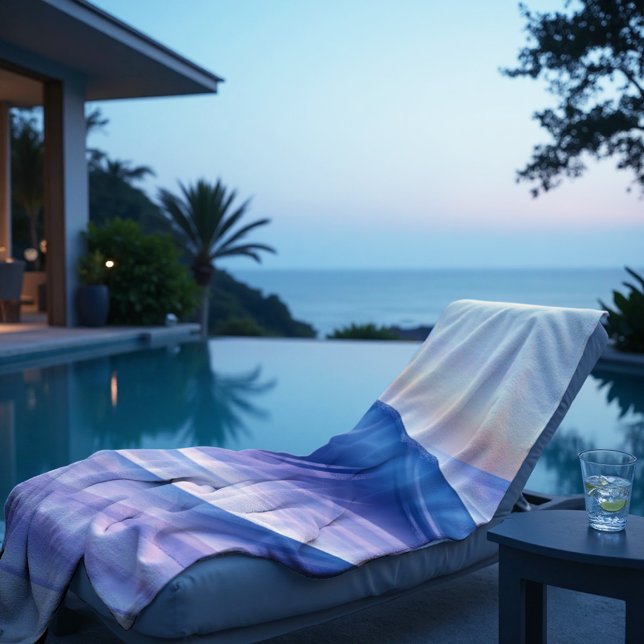 Toalha De Praia Costeira de Abstrato de Fluido de Fluido de Projeç (Twilight Drift Towel. Lavender & deep teal waves for tranquil evening poolside luxury.)