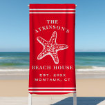 Toalha De Praia Costeira Starfish Beach House Family Name Red<br><div class="desc">Coastal Starfish Casa da Praia Nome da Família Red Beach Towel. Personalize este design personalizado com seu próprio nome familiar,  ano estabelecido,  cidade e estado. As toalhas de praia de verão perfeitas para sua casa de lago,  casa de chalé,  ou casa de praia.</div>