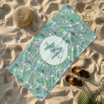 Toalha De Praia Crianças Meninos Fósseis Dinossauros Fósseis E Mon<br><div class="desc">Este fofo design de toalha de praia personalizado apresenta um padrão fóssil de dinossauro azul e verde, com plantas Jurássicas, ossos de esqueleto Dino e outras ilustrações arqueológicas. Também há espaço para você adicionar seu nome e monograma aos seus garotos, em tipografia química. O presente temático perfeito para dinossauros para...</div>