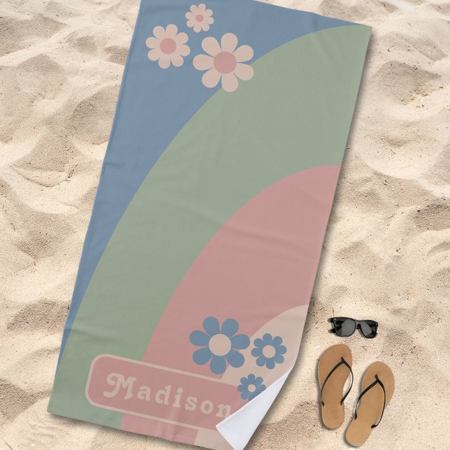 Toalha De Praia Curvas Retro Groovy Floral (Retro groovy floral and curves groovy typography vintage 70s custom pastel beach towel)