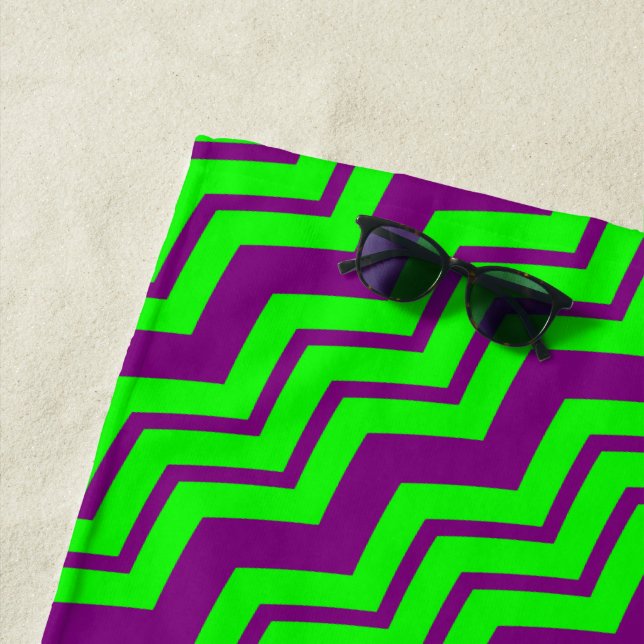 Toalha De Praia Desenho de ziguezague em chevron verde roxo (In Situ)
