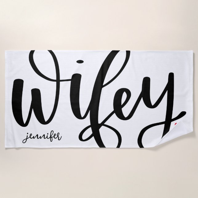 Toalha De Praia Design de Tipografia Wifey Newlywing (Frente)