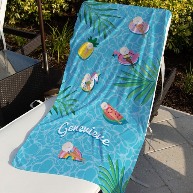 Toalha De Praia Diversão Personalizada das Piscinas Tropicais de V (Fun Personalized Name Tropical Summer Pool Floats Beach Towel)