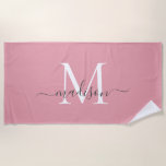 Toalha De Praia Escrita de Cinzas Femininas, a Monograma Cor-de-Ro<br><div class="desc">Elegante Blush Pink Monograma Moderno Cinza Rapariga Moderna Feminina Script Beach Towel</div>