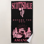 Toalha De Praia Festa de Despedida de Solteira em Scottsdale Perso<br><div class="desc">Planejando uma despedida de solteira em Scottsdale? Não se esqueça de levar nossa toalha de piscina personalizada com o desenhp deslumbrante do cacto Saguaro na frente e personalizada com o nome da noiva ou os nomes das damas de honra!</div>