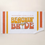 Toalha De Praia Festa de solteira de praia Groovy Beachin Bride<br><div class="desc">Faça um salto na sua próxima festa de solteira com esta incrível mercadoria personalizada da festa de solteira de praia. Quer estejas a celebrar uma viagem de praia, férias de raparigas, ou feriado de melhores amigos, esta mercadoria de festa de solteira de praia é a adição perfeita à tua fuga...</div>