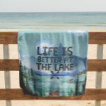Toalha De Praia Lake House Beach Towel<br><div class="desc">Eles são perfeitos para usar na piscina, na praia, em casa, ou até para cobrir um tapete de yoga! Adicione seu texto personalizado a este design usando as caixas "Editar este modelo design" no lado direito do item, ou clique no botão azul "Personalizar" para organizar o texto, alterar as fontes...</div>