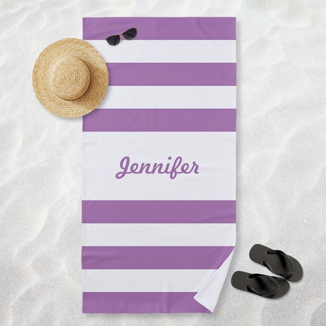 Toalha De Praia Lavanda Chic - Listras Brancas Roxas Personalizada (Chic Lavender Purple White Stripes Personalized Beach Towel)
