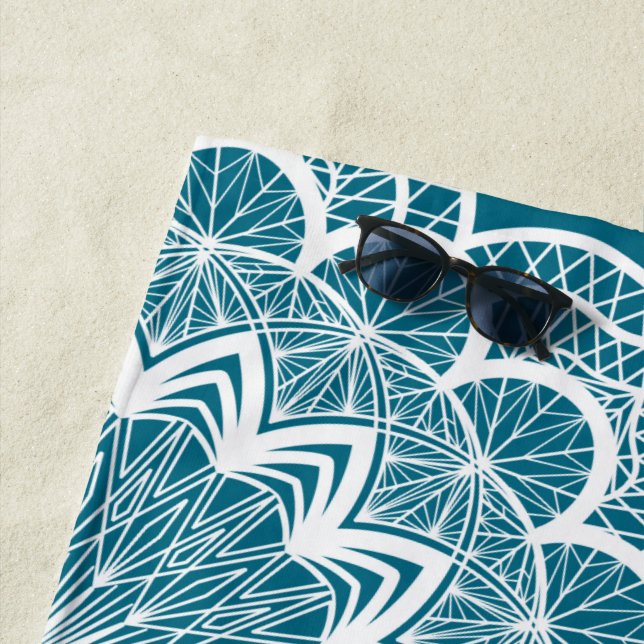 Toalha De Praia Mandala Branco em Fundo Azul (In Situ)
