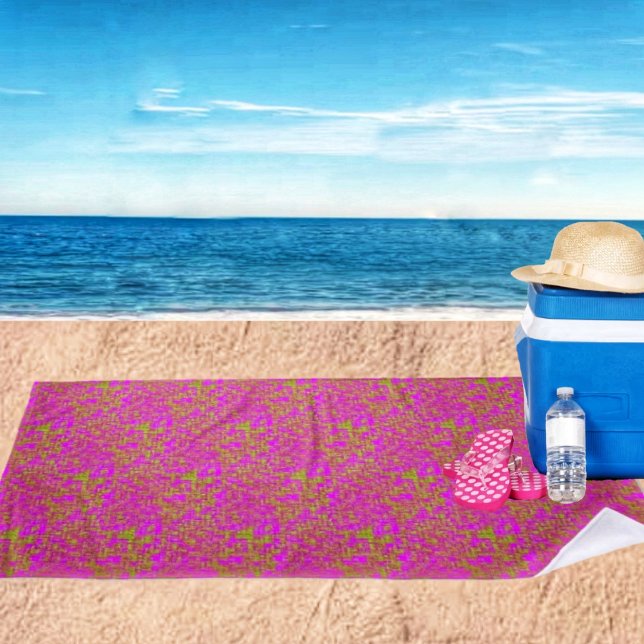 Toalha De Praia Medley de cores (This Color Medley Beach Towel design, is a delight, in pink and gold!)