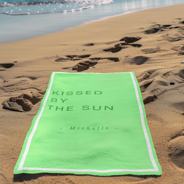 Toalha De Praia Minimalist Personalized Kissed by the Sun (Criador carregado)