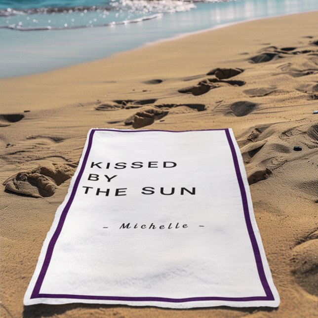 Toalha De Praia Minimalist Personalized Kissed by the Sun (Criador carregado)