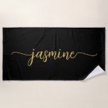 Toalha De Praia Minimalista Nome Monograma Preto Dourado Letra Mai<br><div class="desc">Toalha de praia de verão personalizada com monograma preto e dourado, feminino, minimalista, simples e limpo, com nome e assinatura em letra cursiva. Este design apresenta seu primeiro nome em uma linda tipografia de assinatura com estilo de letra manuscrita (ou caligrafia) em fundo preto e dourado. São fáceis de personalizar....</div>