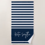 Toalha De Praia Nome do Script de Faixa Náutica marinho Azul<br><div class="desc">Marinho Azul - Stripes Náuticas Nome do Script Beach Towel</div>