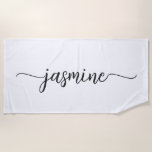 Toalha De Praia Nome Monograma Branco Minimalista Letra Maiúscula<br><div class="desc">Toalha de praia de verão personalizada com nome monograma feminino simples minimalista branco. Este design apresenta seu primeiro nome em uma linda tipografia de assinatura de letra manuscrita com cauda swash (ou caligrafia) em fundo branco. São fáceis de personalizar. Ótimo presente feminino e elegante para inauguração de casa, também para...</div>