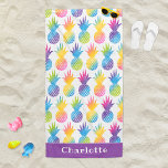 Toalha De Praia Nome Personalizado de Cor da Água Púrpura do Pinea<br><div class="desc">A toalha de praia de estilo tropical apresenta um padrão de abacaxi cor de arco-íris vibrante com gradiente de coloração aquosa de gravata. Personalize o texto personalizado com fundo violeta roxo com nome próprio,  sobrenome ou outro texto preferido.</div>