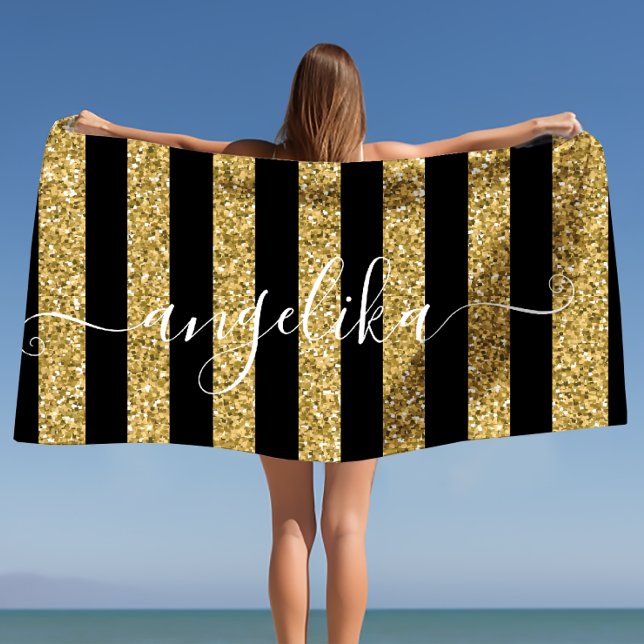 Toalha De Praia Nome Personalizado de Script de Listras Pretas e D (Black and Gold Glitter Stripes Script Custom Name Beach Towel)