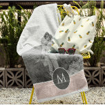 Toalha De Praia Nome personalizado e foto minimalista cor-de-rosa<br><div class="desc">Nome personalizado e foto minimalista cor-de-rosa pastel</div>