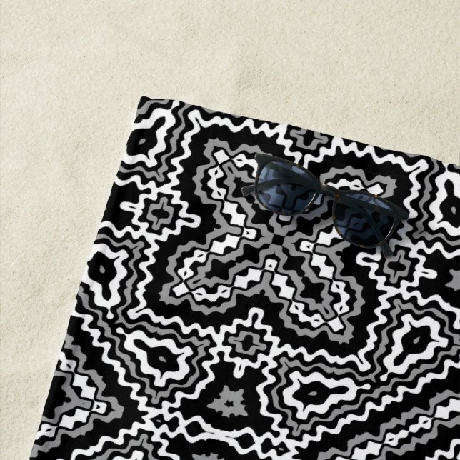 Toalha De Praia ornamentação geométrica negra e branca (In Situ)