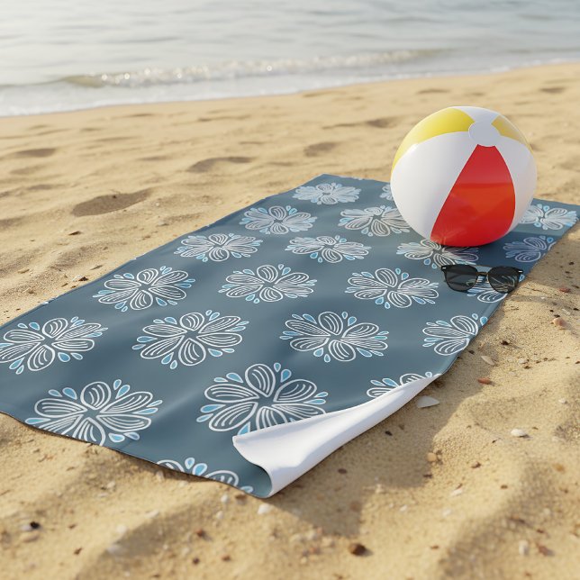 Toalha De Praia Padrão de Flor em azul e branco (blue flower pattern beach towel)