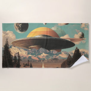 Toalha De Praia Paisagem Surrealista com Estrada, OVNI e Saturno
