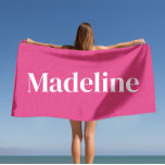 Toalha de praia personalizada cor-de-rosa para sol<br><div class="desc">Brincadeira, cor-de-rosa flerta com simples letra de bloco vertical para personalizar cada convidado na festa de solteira. Bonito favor para qualquer solteira de eventos, final de semana das meninas, reunião de família, festa de piscina e muito mais! Envie-me uma mensagem se você quiser algo diferente do que você vê aqui,...</div>