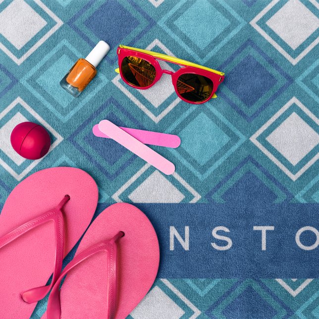 Toalha de Praia Personalizada Praças Azuis (Blue Square Pattern with Custom Name on Beach Blanket)